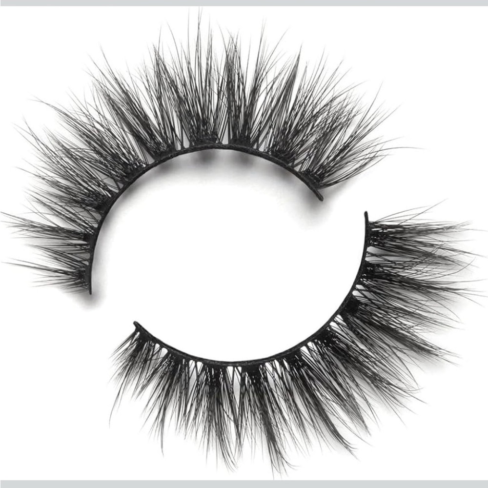 LILLY LASHES -NEW L.A  2 Pair Best lashes on the market $50 msrp
